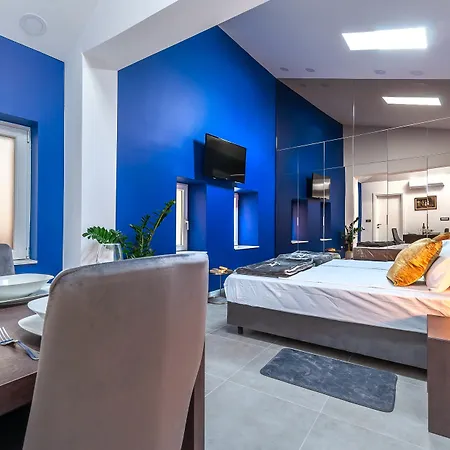 Xboutique Marinac 招待所