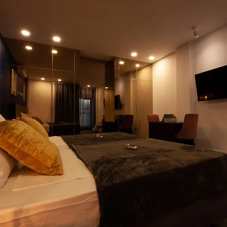 Xboutique Marinac 招待所 希贝尼克