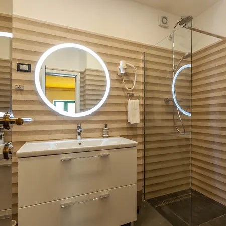 Xboutique Marinac 4*