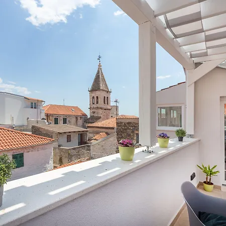 Xboutique Marinac 招待所 4*