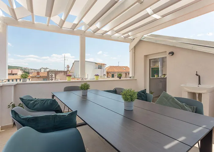 Xboutique Marinac Pensión 4*